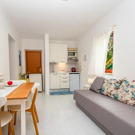 Iva Apartment *