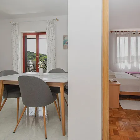 Apartment Iva *