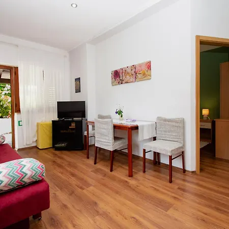 Iva Apartment